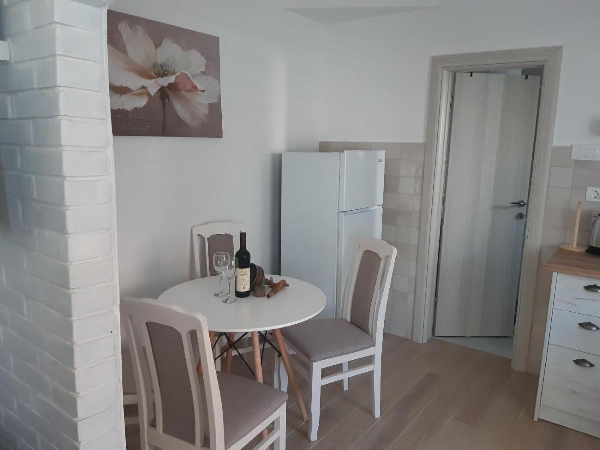 Old Marine House Apartment Тиват Екстериор снимка