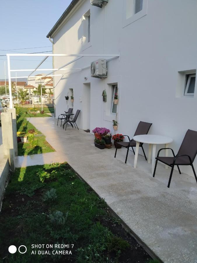 Old Marine House Apartment Тиват Екстериор снимка