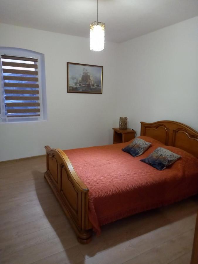 Old Marine House Apartment Тиват Екстериор снимка