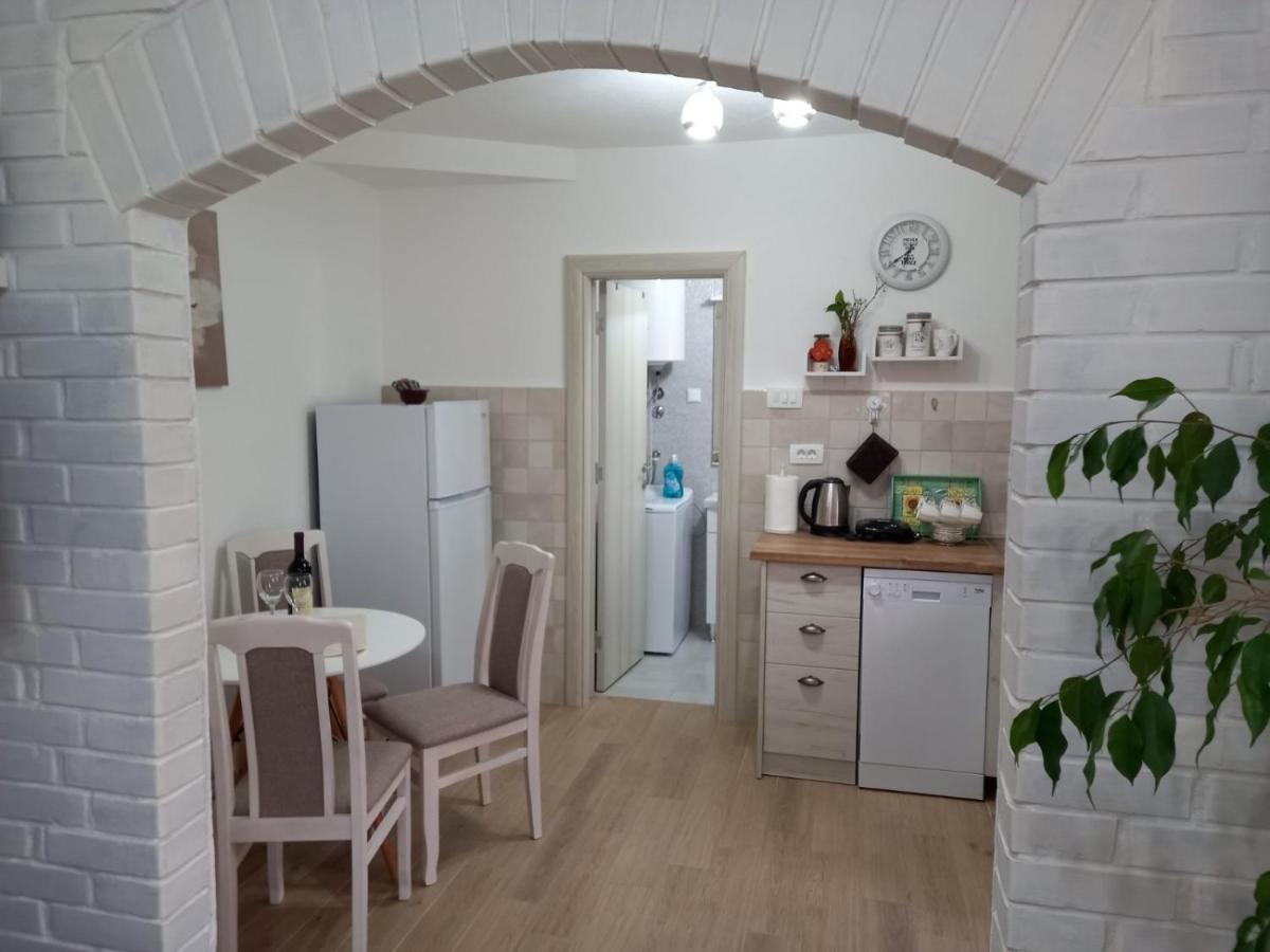 Old Marine House Apartment Тиват Екстериор снимка