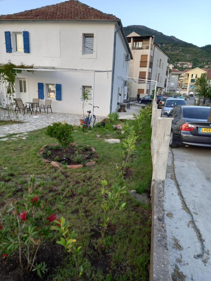 Old Marine House Apartment Тиват Екстериор снимка