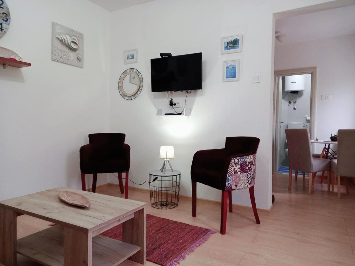 Old Marine House Apartment Тиват Екстериор снимка