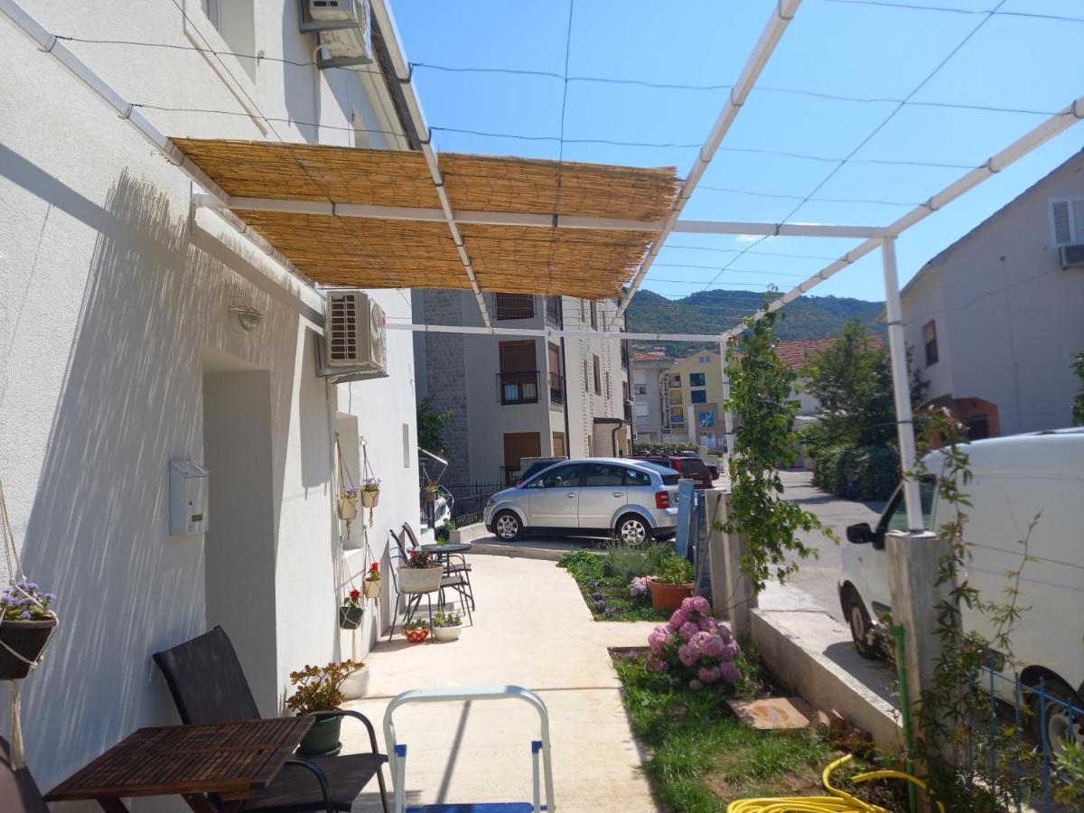Old Marine House Apartment Тиват Екстериор снимка