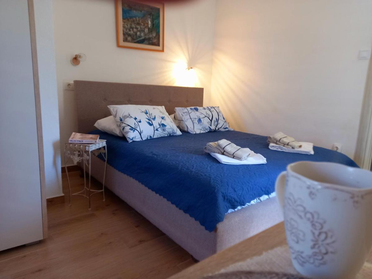 Old Marine House Apartment Тиват Екстериор снимка